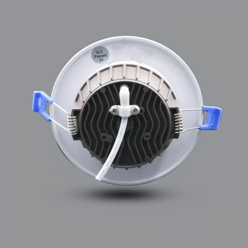 Den-downligh-am-tran-vien-bac-F-4